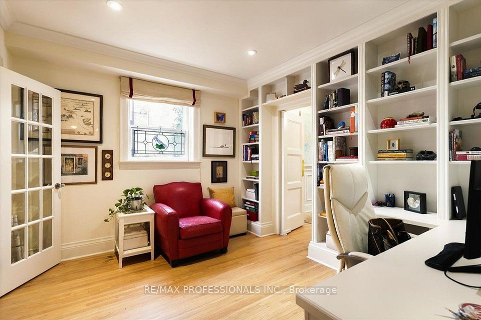 83 King Georges Road, Toronto, ON M8X 1M1 20