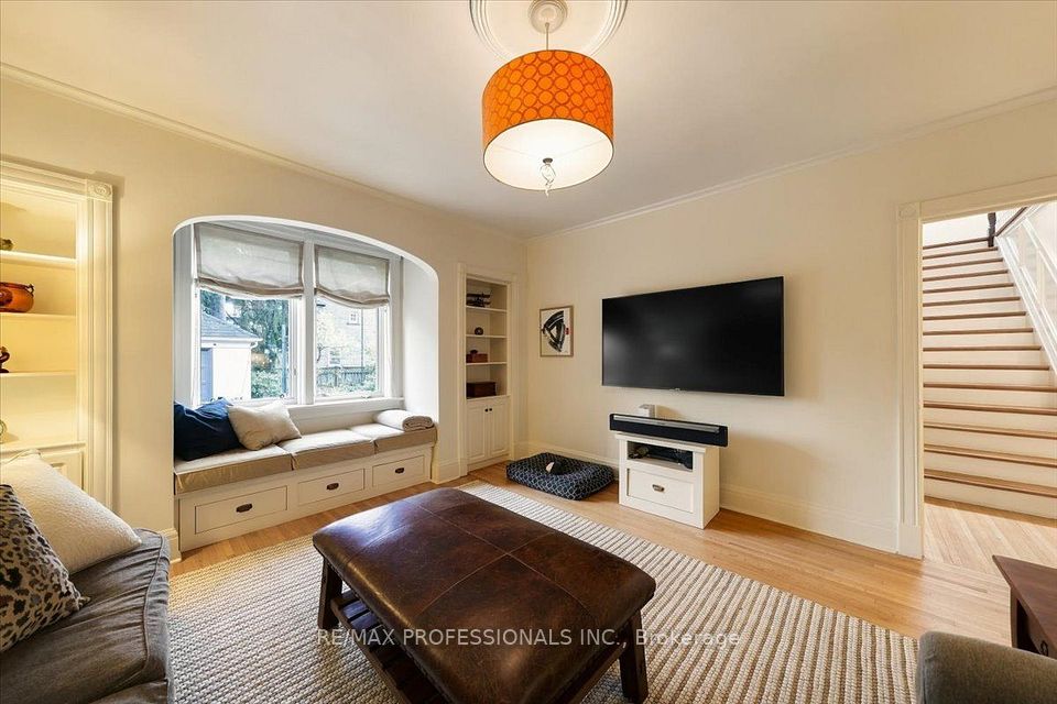 83 King Georges Road, Toronto, ON M8X 1M1 22
