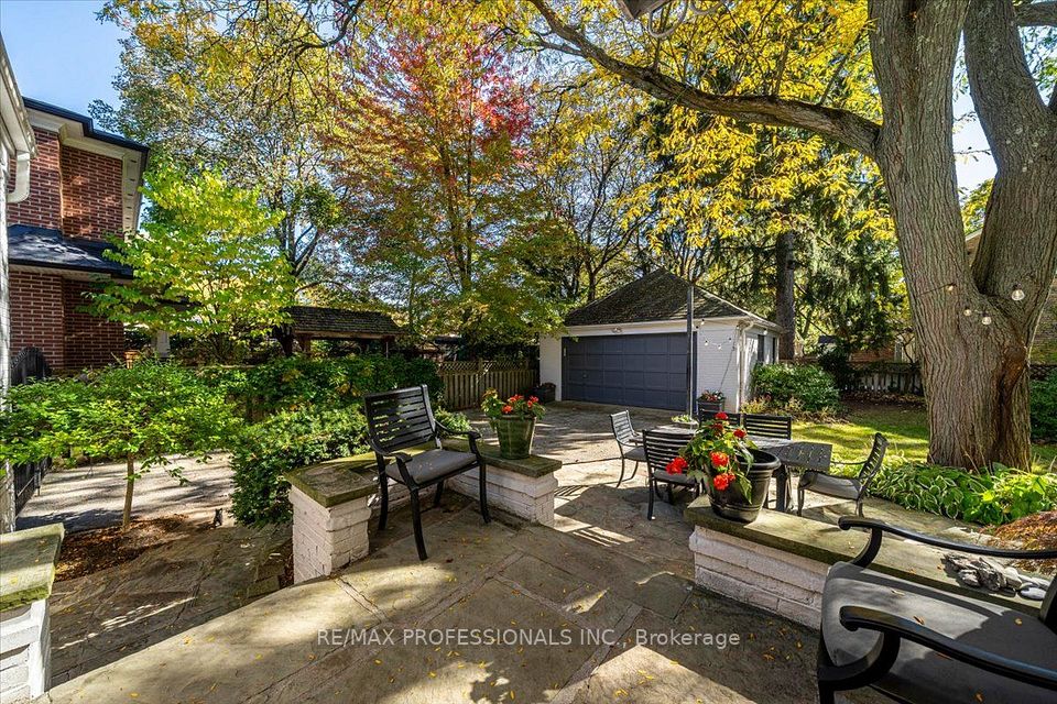 83 King Georges Road, Toronto, ON M8X 1M1 9