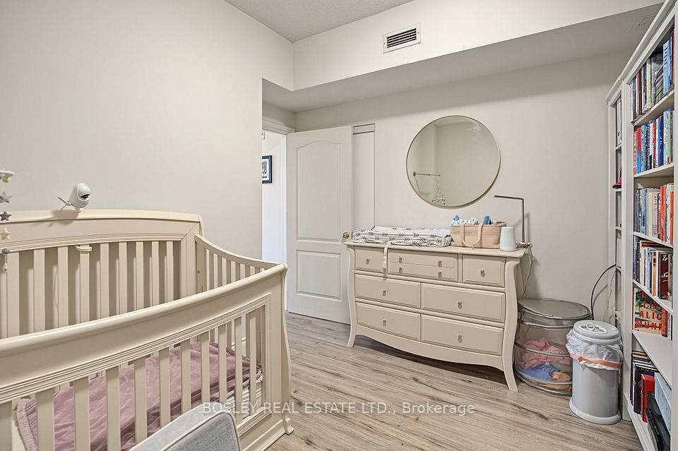 3531 Lake Shore Boulevard W 210, Toronto, ON M8W 1P4 9
