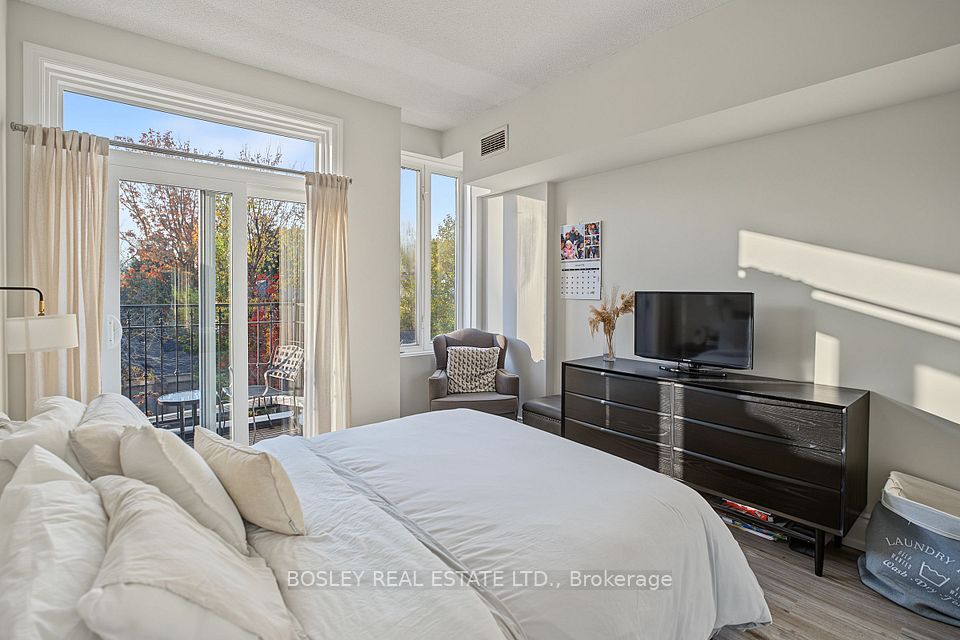 3531 Lake Shore Boulevard W 210, Toronto, ON M8W 1P4 14