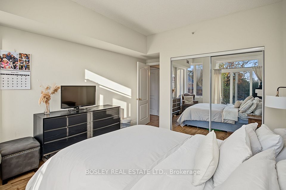 3531 Lake Shore Boulevard W 210, Toronto, ON M8W 1P4 15