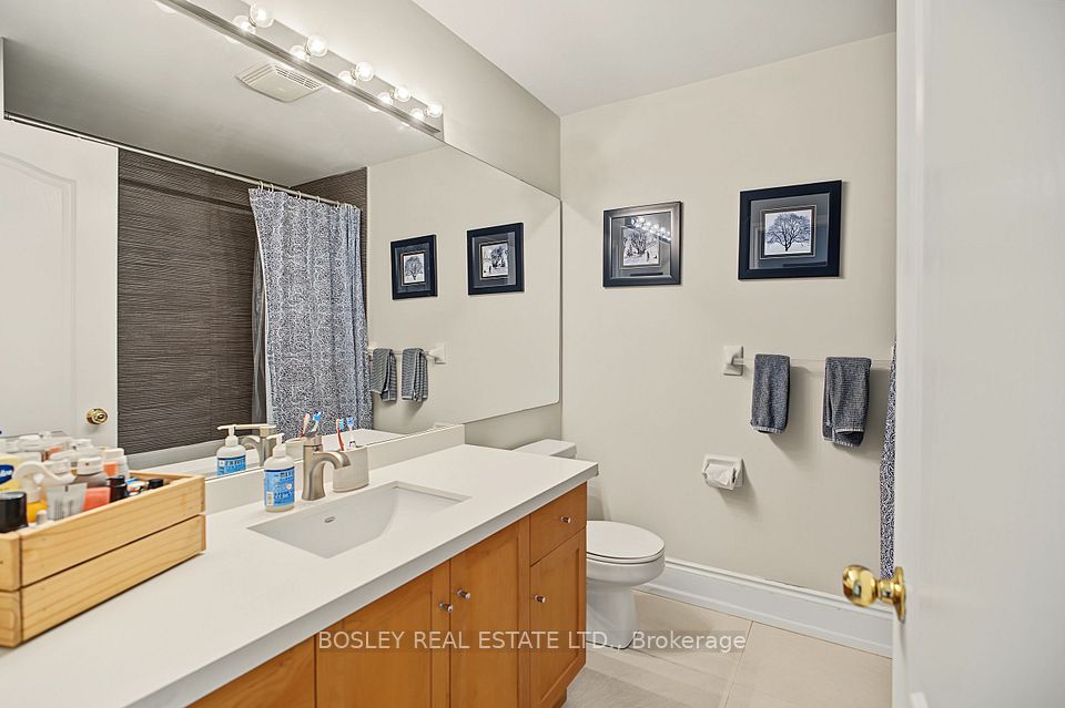3531 Lake Shore Boulevard W 210, Toronto, ON M8W 1P4 11