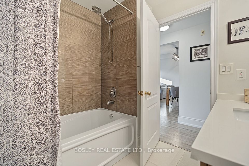 3531 Lake Shore Boulevard W 210, Toronto, ON M8W 1P4 12