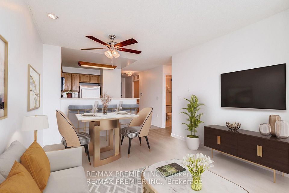 15 Michael Power Place PH06, Toronto, ON M9A 5G4 13