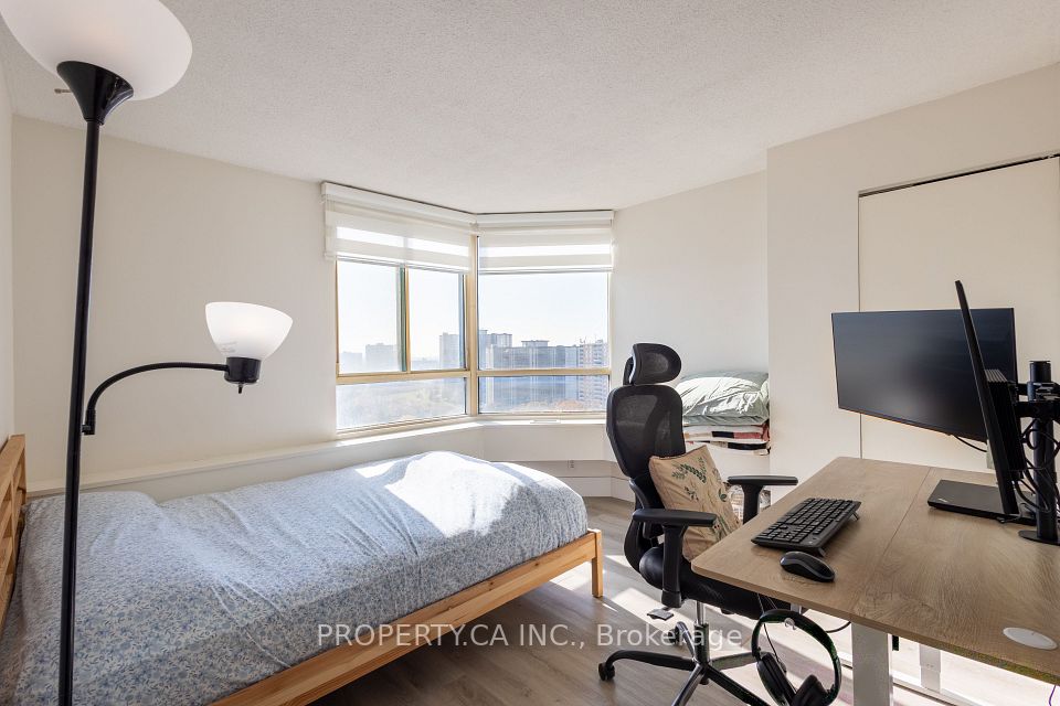 41 Marbrook Lane 1706, Toronto, ON M9V 5E6 12