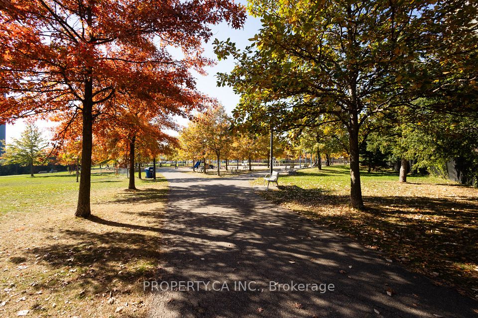 41 Marbrook Lane 1706, Toronto, ON M9V 5E6 16