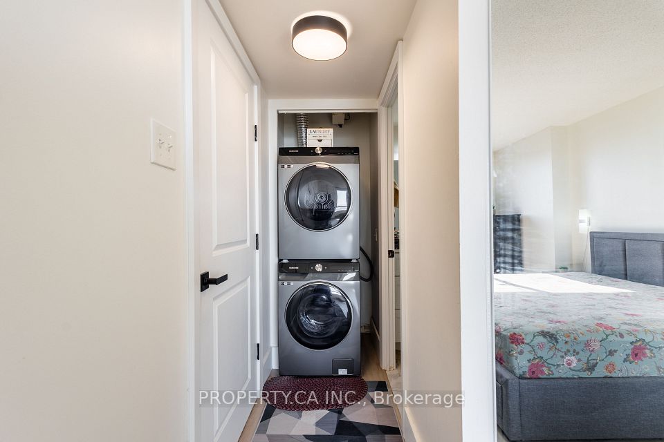 41 Marbrook Lane 1706, Toronto, ON M9V 5E6 11