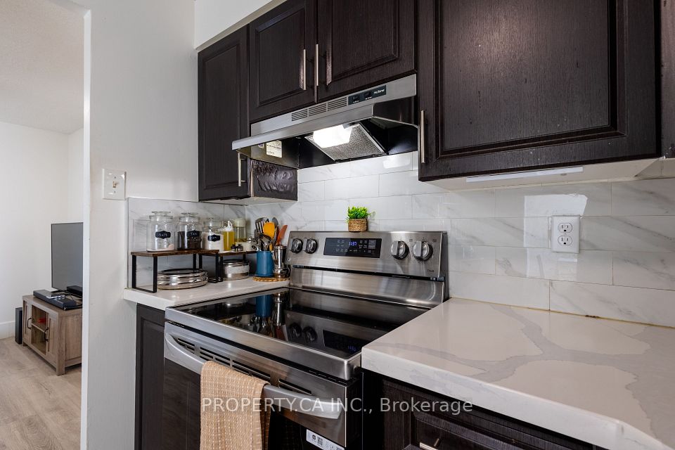 41 Marbrook Lane 1706, Toronto, ON M9V 5E6 6
