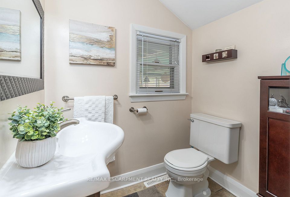 2455 Rebecca Street, Oakville, ON L6L 2B1 17