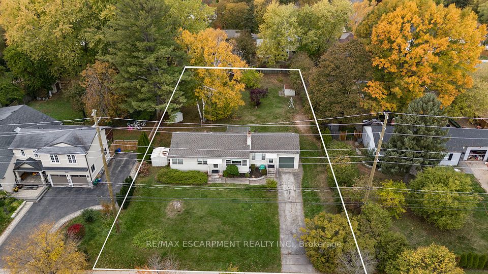 Detached at 2455 Rebecca Street, Oakville, ON L6L 2B1