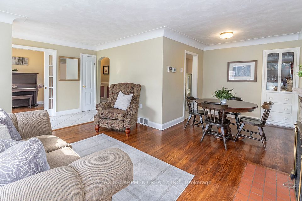2455 Rebecca Street, Oakville, ON L6L 2B1 6