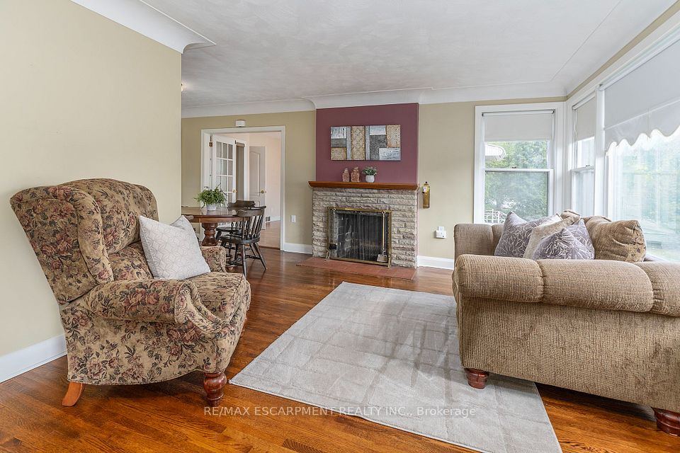 2455 Rebecca Street, Oakville, ON L6L 2B1 5