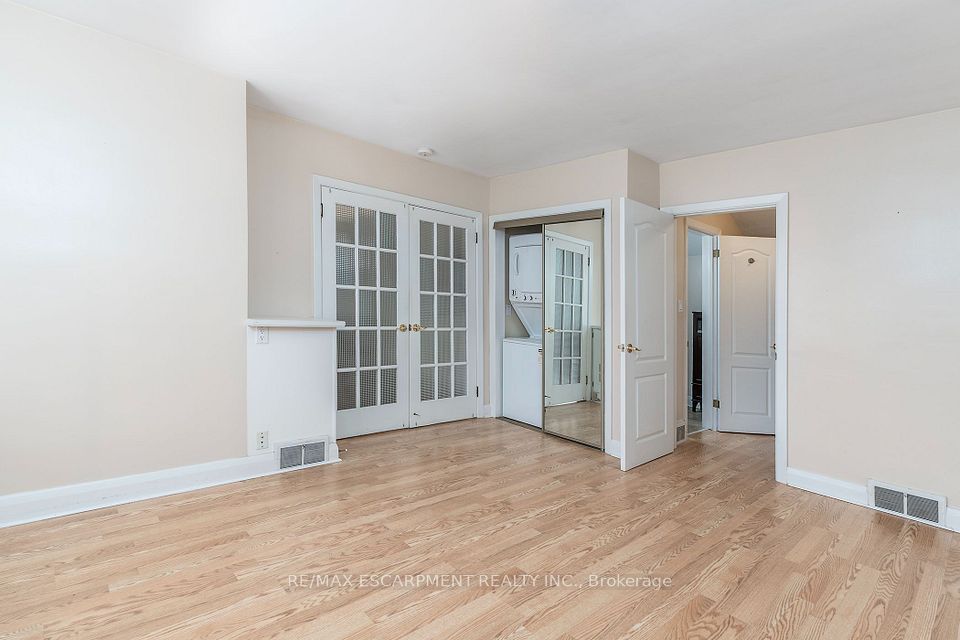 2455 Rebecca Street, Oakville, ON L6L 2B1 16