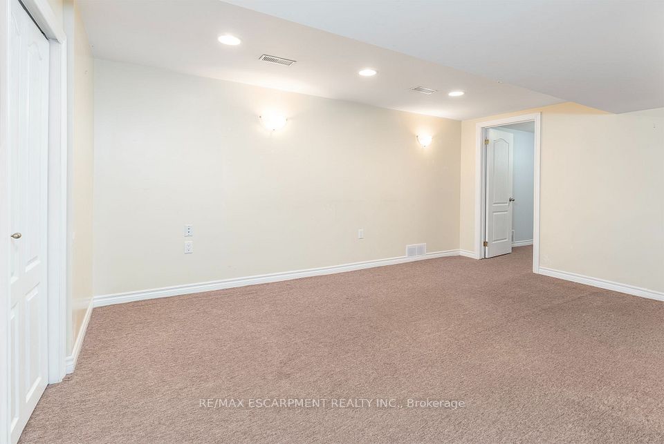 2455 Rebecca Street, Oakville, ON L6L 2B1 19
