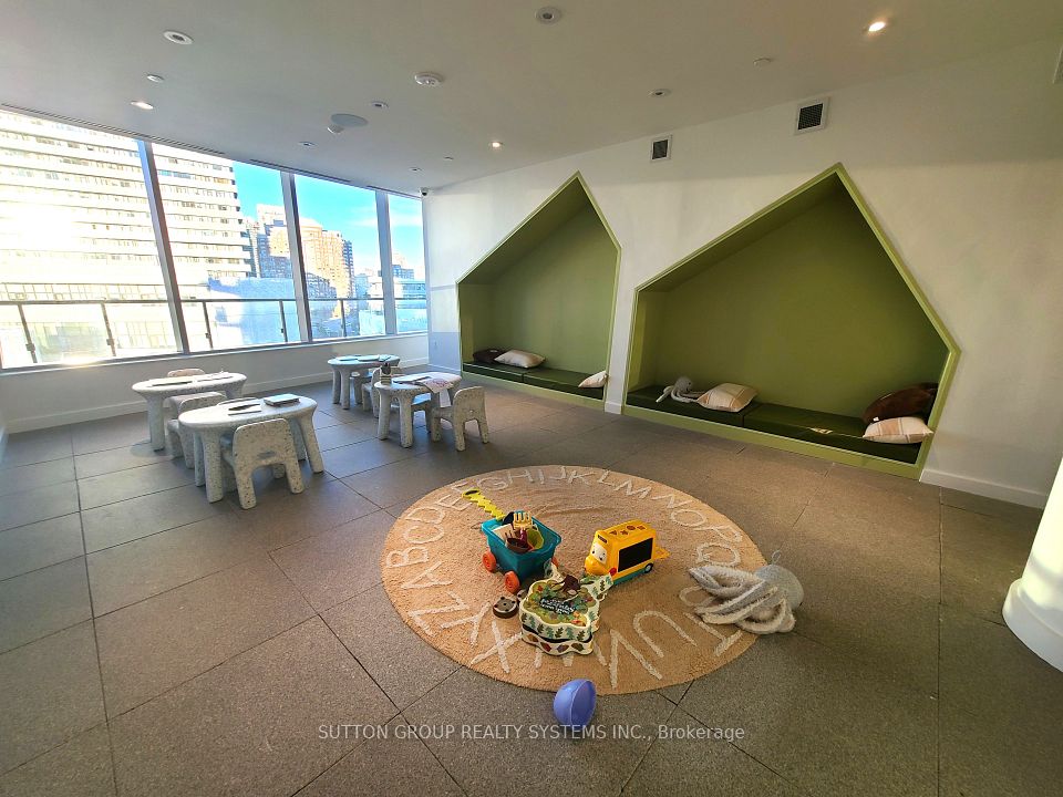 448 Burnhamthorpe Road 704, Mississauga, ON L5B 0R4 14