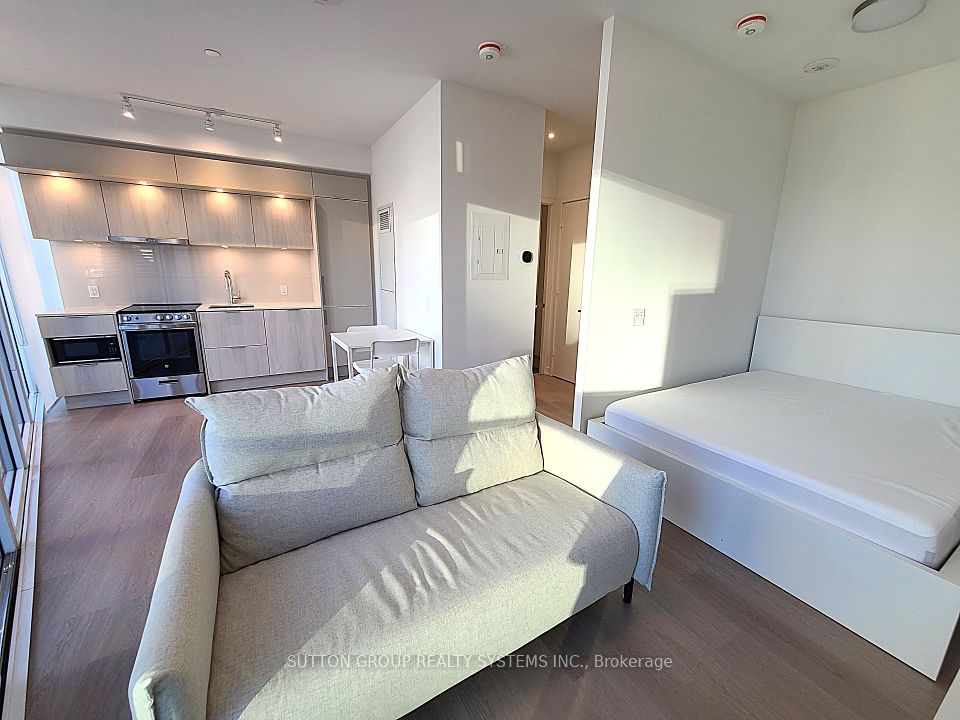 448 Burnhamthorpe Road 704, Mississauga, ON L5B 0R4 2