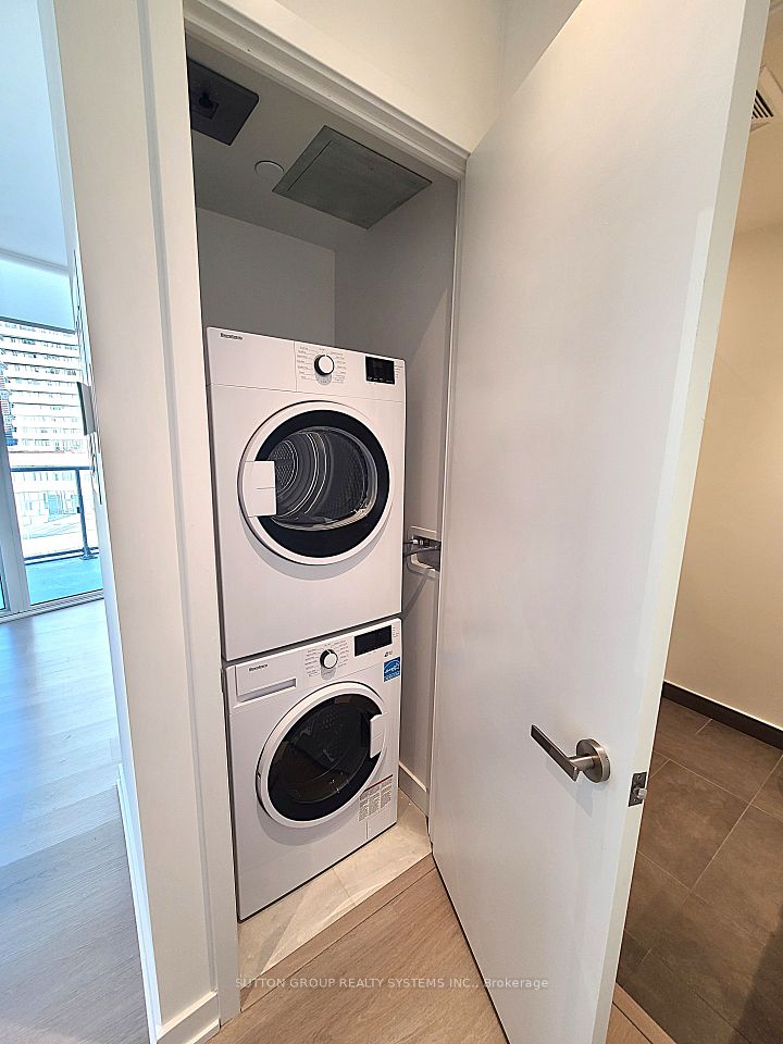 448 Burnhamthorpe Road 704, Mississauga, ON L5B 0R4 6