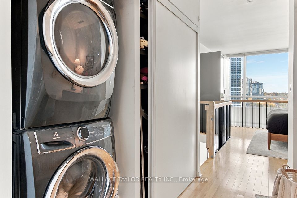 3391 Bloor Street W 1007, Toronto, ON M8X 1G3 9