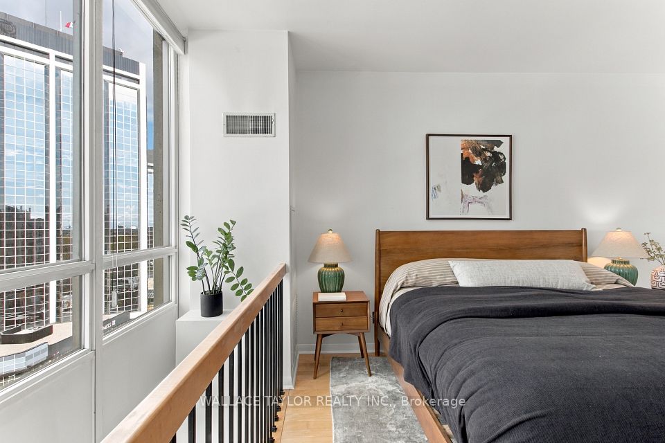 3391 Bloor Street W 1007, Toronto, ON M8X 1G3 5