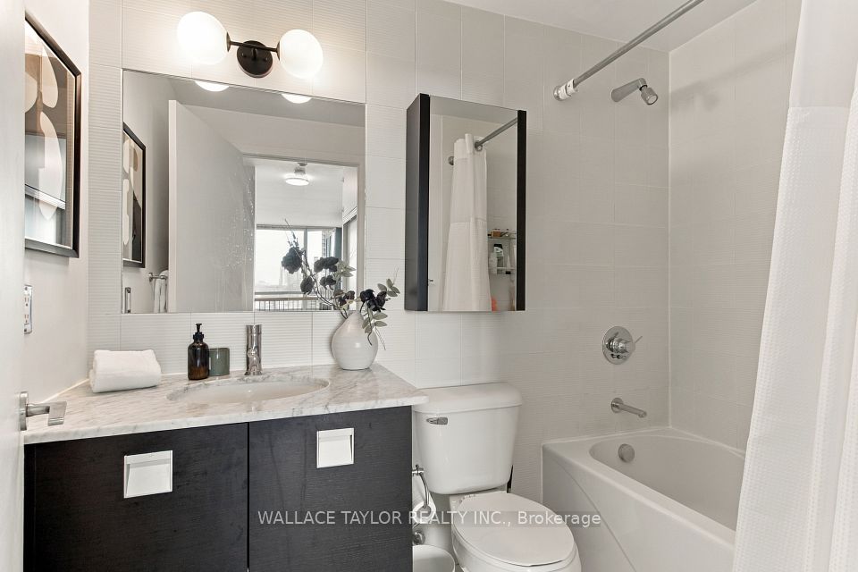 3391 Bloor Street W 1007, Toronto, ON M8X 1G3 8