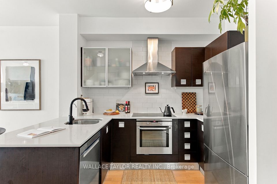 3391 Bloor Street W 1007, Toronto, ON M8X 1G3 2