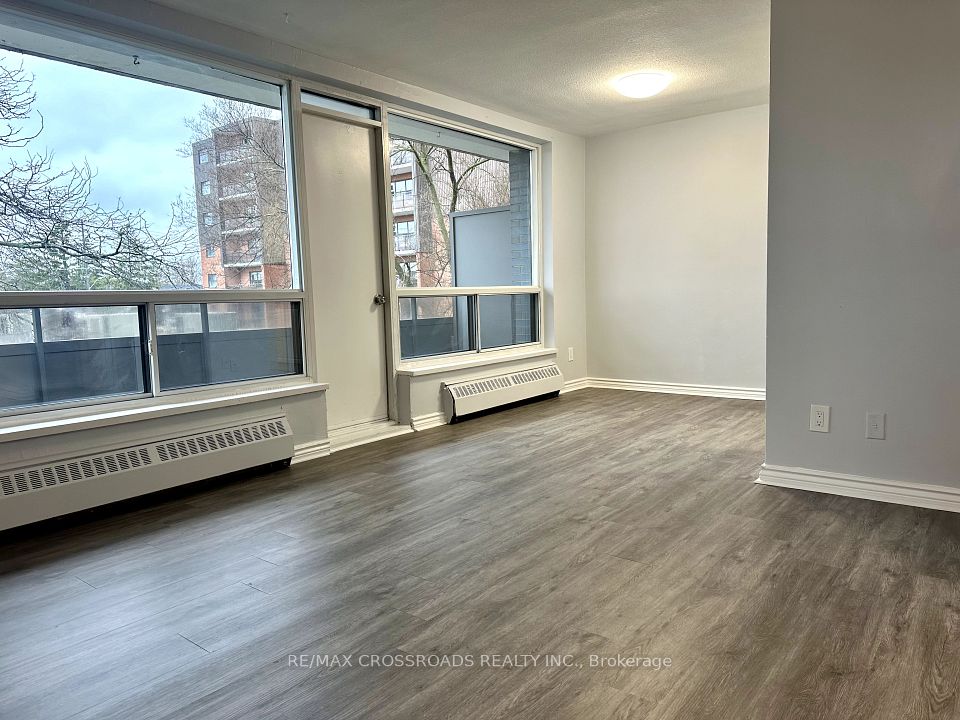 363 Lakeshore Road E 302, Mississauga, ON L5G 1H7 3