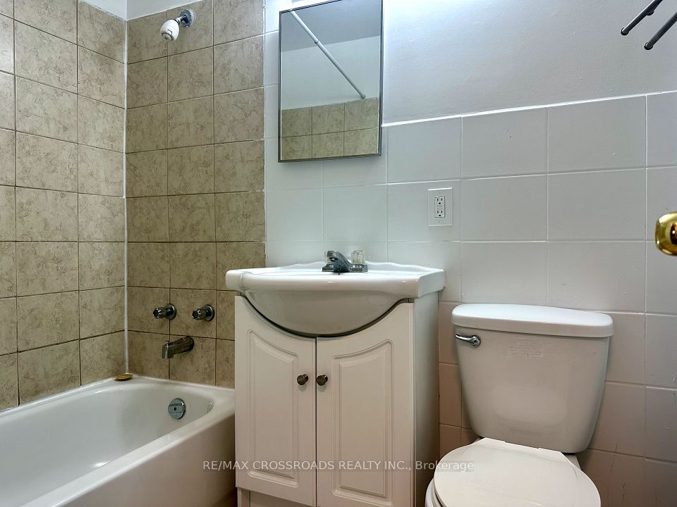 363 Lakeshore Road E 302, Mississauga, ON L5G 1H7 10