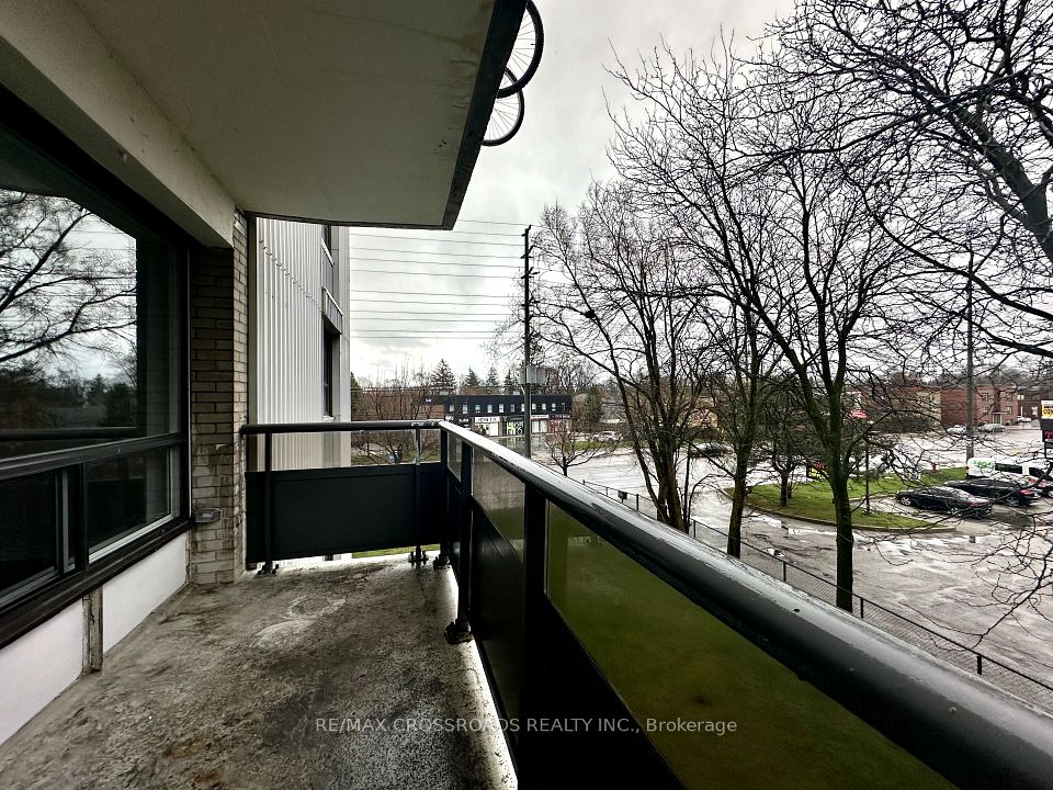 363 Lakeshore Road E 302, Mississauga, ON L5G 1H7 11