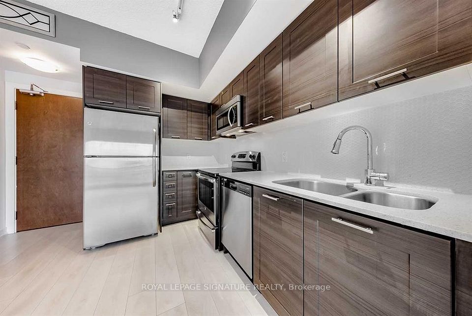 Condo Apartment at 2200 Lakeshore Boulevard 1003, Toronto, ON M8V 1A4