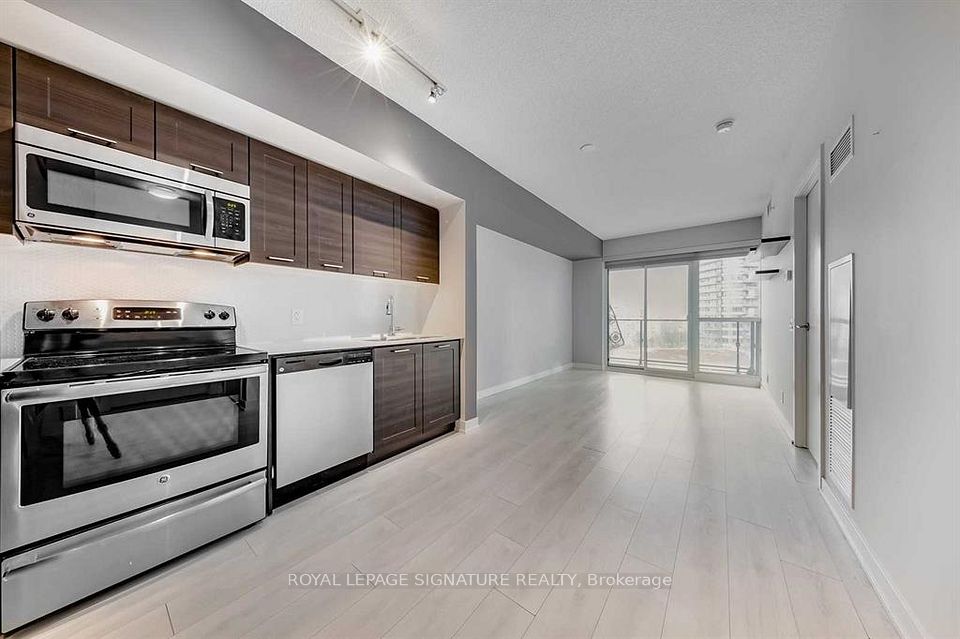 2200 Lakeshore Boulevard 1003, Toronto, ON M8V 1A4 2