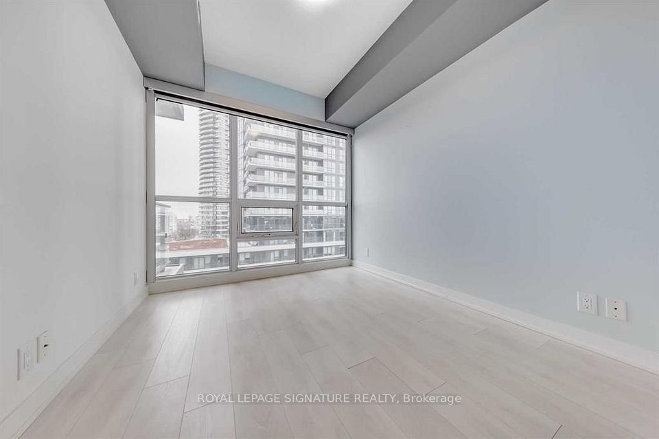 2200 Lakeshore Boulevard 1003, Toronto, ON M8V 1A4 8