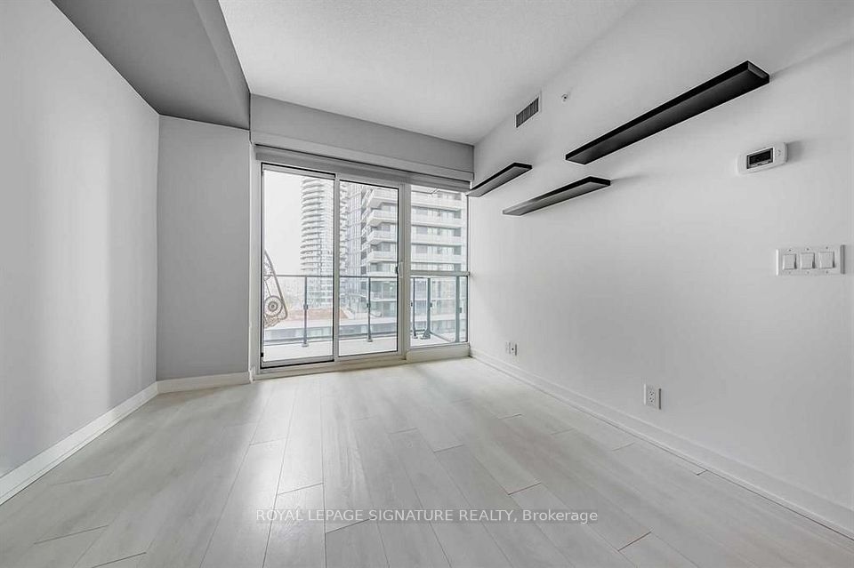 2200 Lakeshore Boulevard 1003, Toronto, ON M8V 1A4 7
