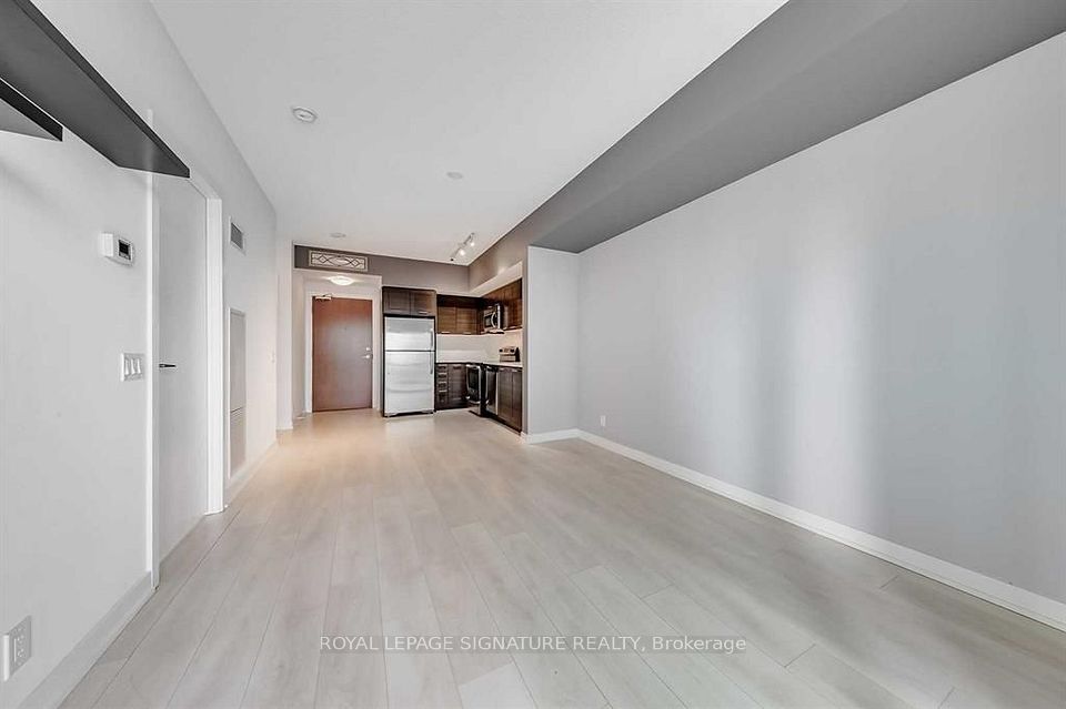 2200 Lakeshore Boulevard 1003, Toronto, ON M8V 1A4 5
