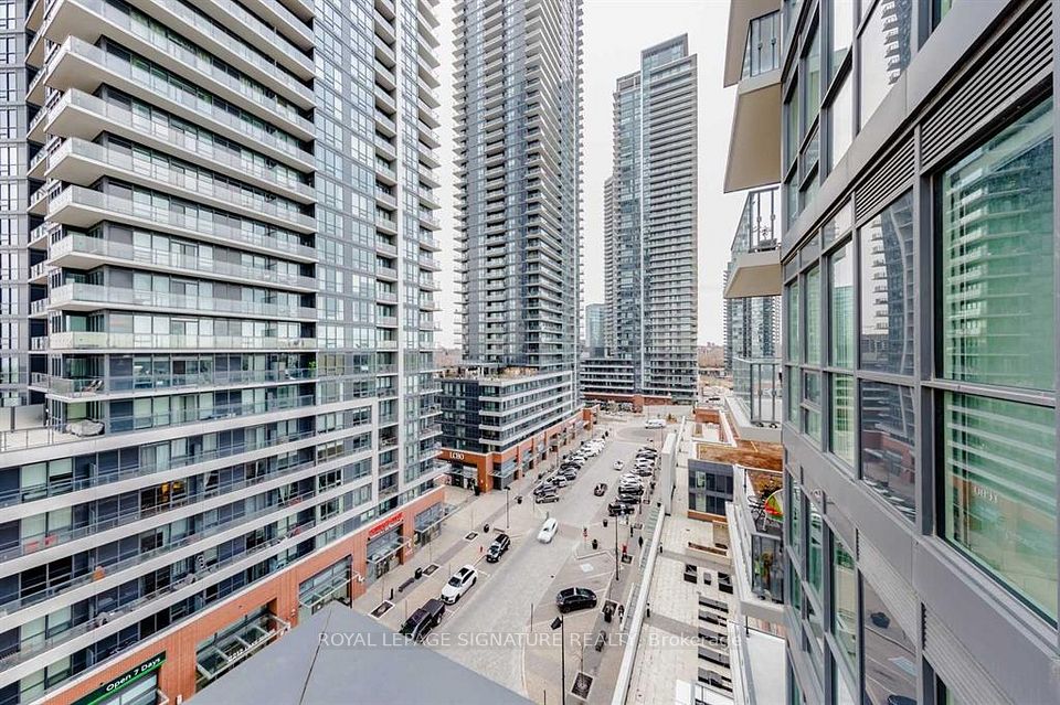 2200 Lakeshore Boulevard 1003, Toronto, ON M8V 1A4 15