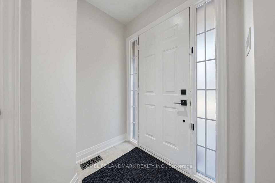 2120 Shorncliffe Boulevard, Oakville, ON L6M 3W7 3