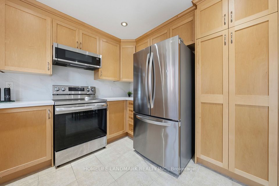 2120 Shorncliffe Boulevard, Oakville, ON L6M 3W7 16