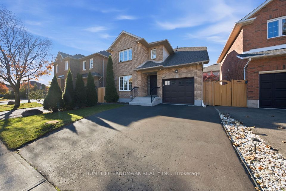 2120 Shorncliffe Boulevard, Oakville, ON L6M 3W7 2
