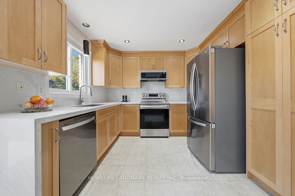 2120 Shorncliffe Boulevard, Oakville, ON L6M 3W7 14