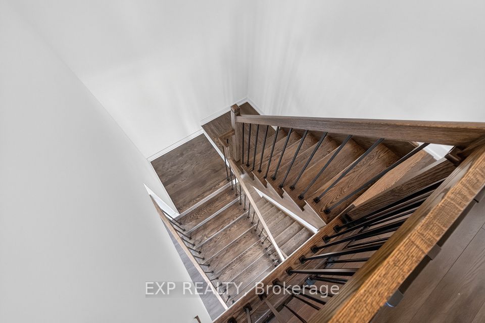 166 Loganberry Gate, Oakville, ON L6H 0N9 24