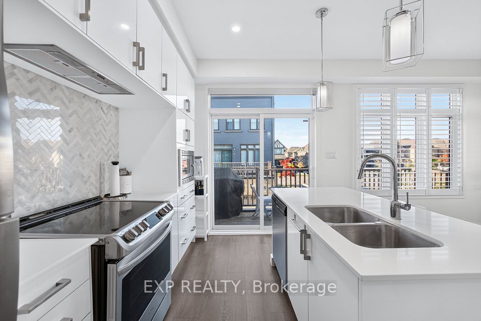 166 Loganberry Gate, Oakville, ON L6H 0N9 21