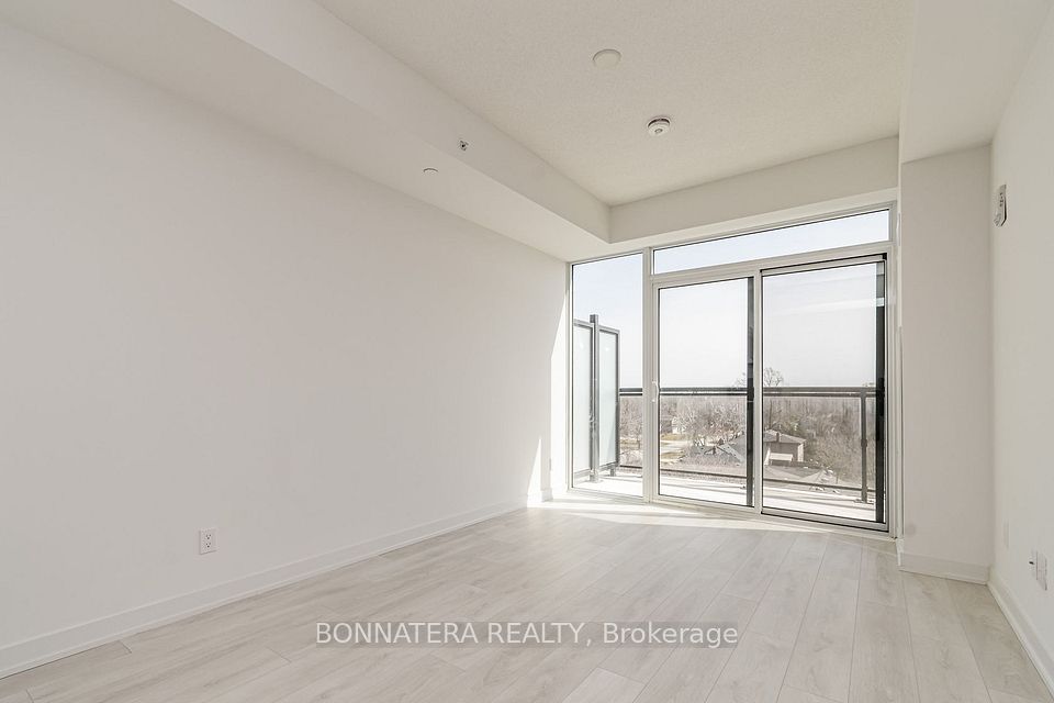 1119 Cooke Boulevard B635, Burlington, ON L6J 6J3 10