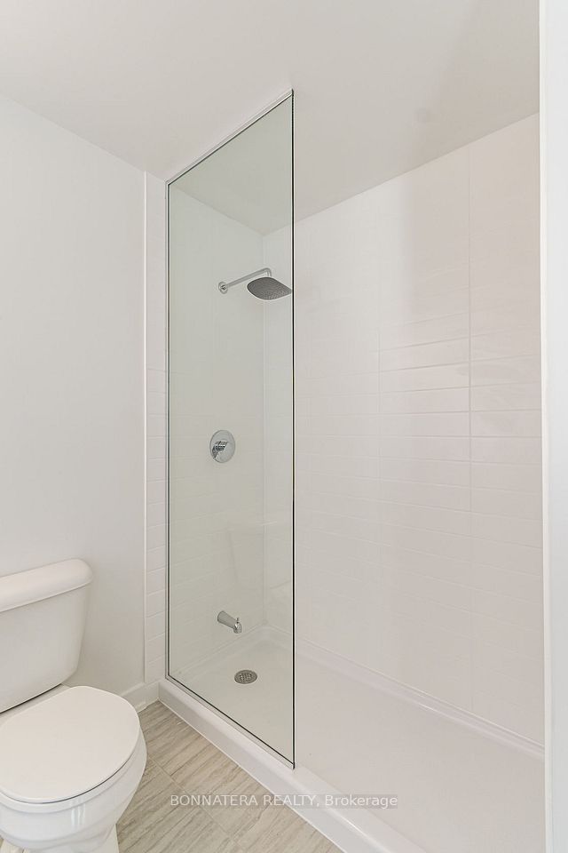 1119 Cooke Boulevard B635, Burlington, ON L6J 6J3 22