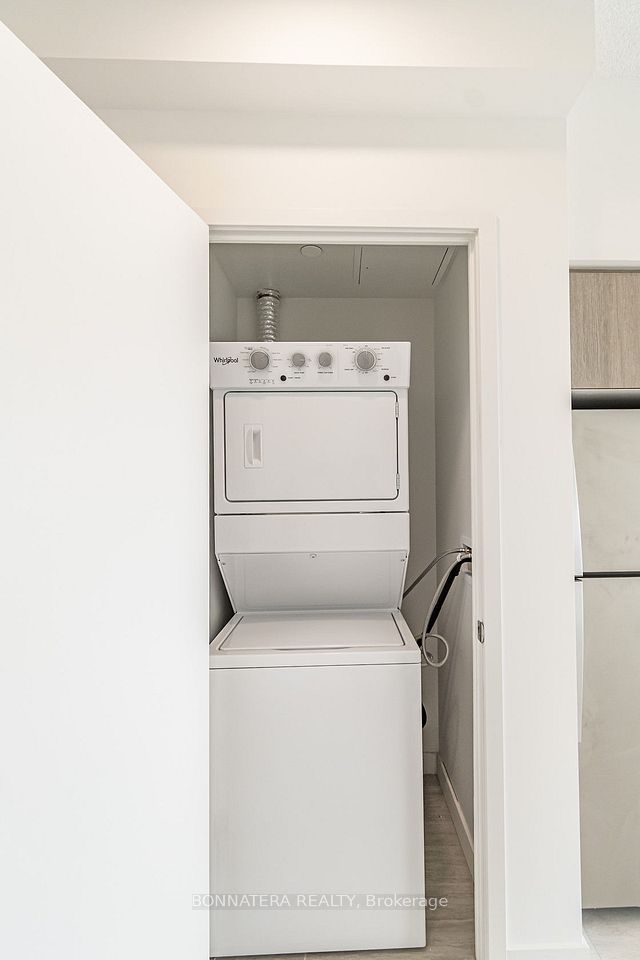 1119 Cooke Boulevard B635, Burlington, ON L6J 6J3 23