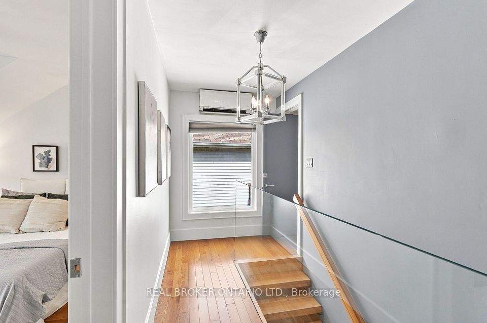 671 Scarlett Road Main, Toronto, ON M9P 2T2 15