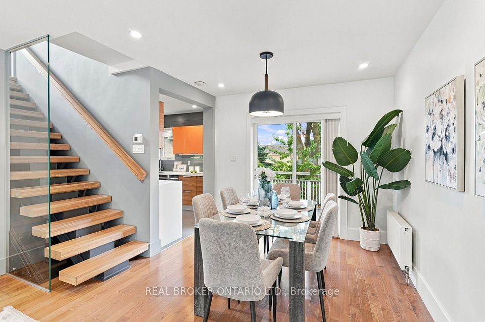 671 Scarlett Road Main, Toronto, ON M9P 2T2 7