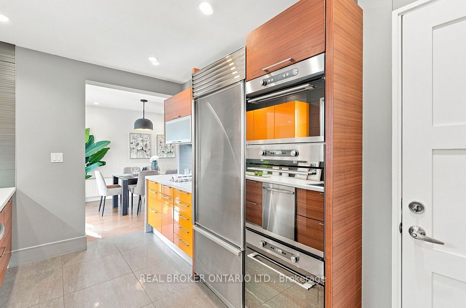 671 Scarlett Road Main, Toronto, ON M9P 2T2 8