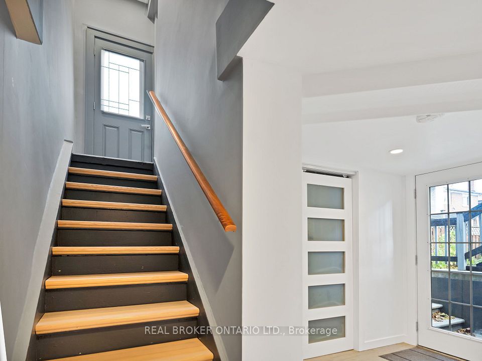 671 Scarlett Road Main, Toronto, ON M9P 2T2 23