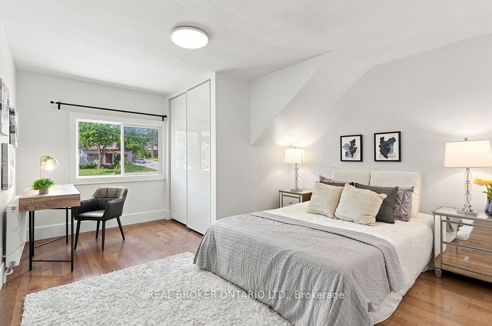 671 Scarlett Road Main, Toronto, ON M9P 2T2 16