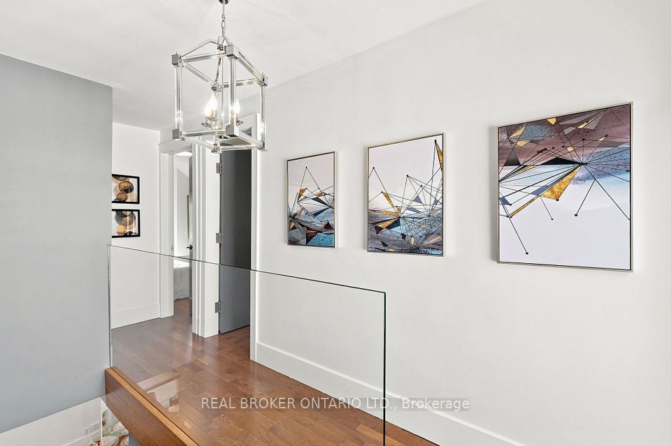 671 Scarlett Road Main, Toronto, ON M9P 2T2 14